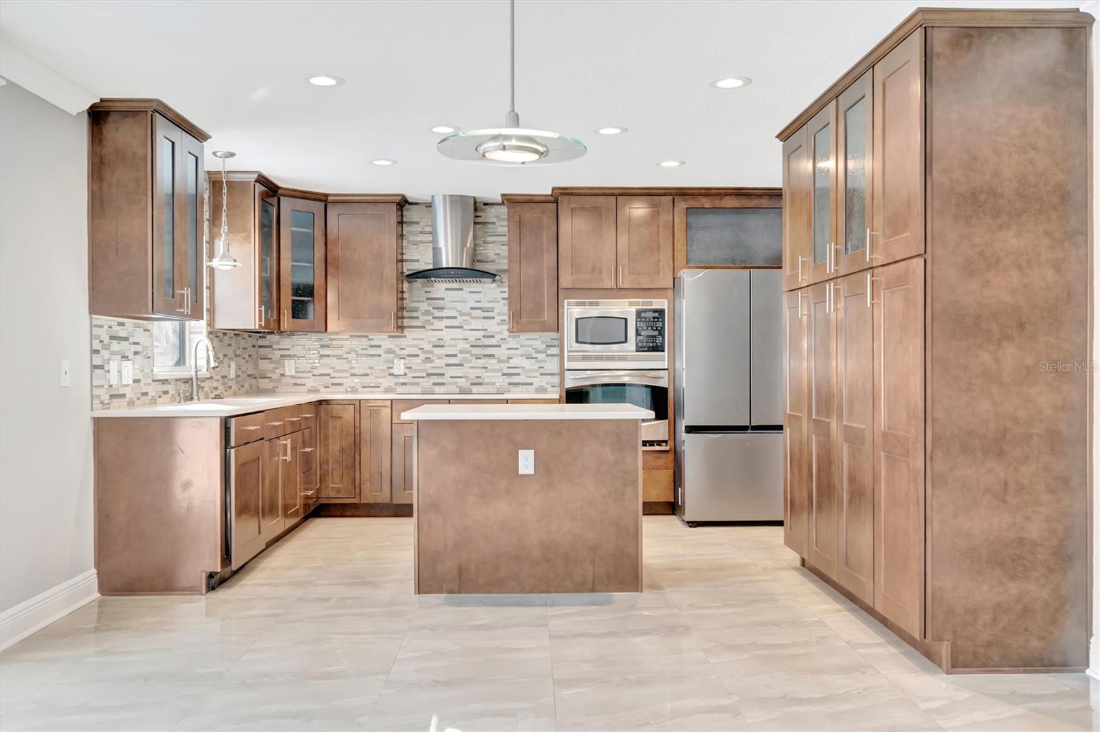 VALRICO HEIGHTS ESTATES - Residential