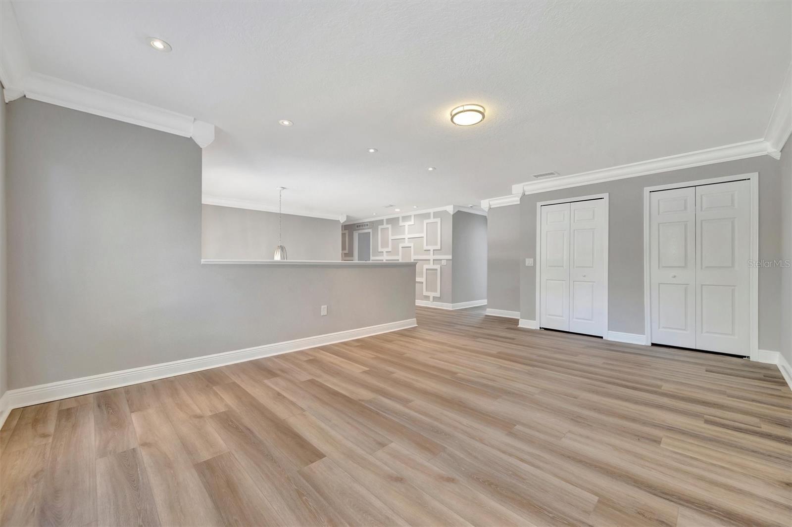 VALRICO HEIGHTS ESTATES - Residential