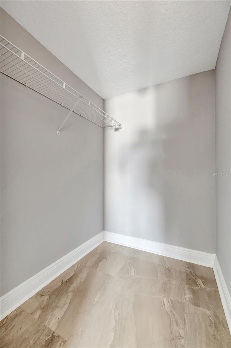 VALRICO HEIGHTS ESTATES - Residential