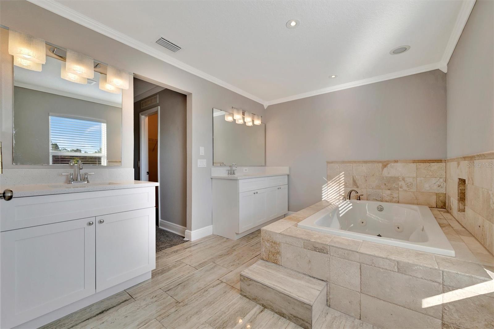 VALRICO HEIGHTS ESTATES - Residential