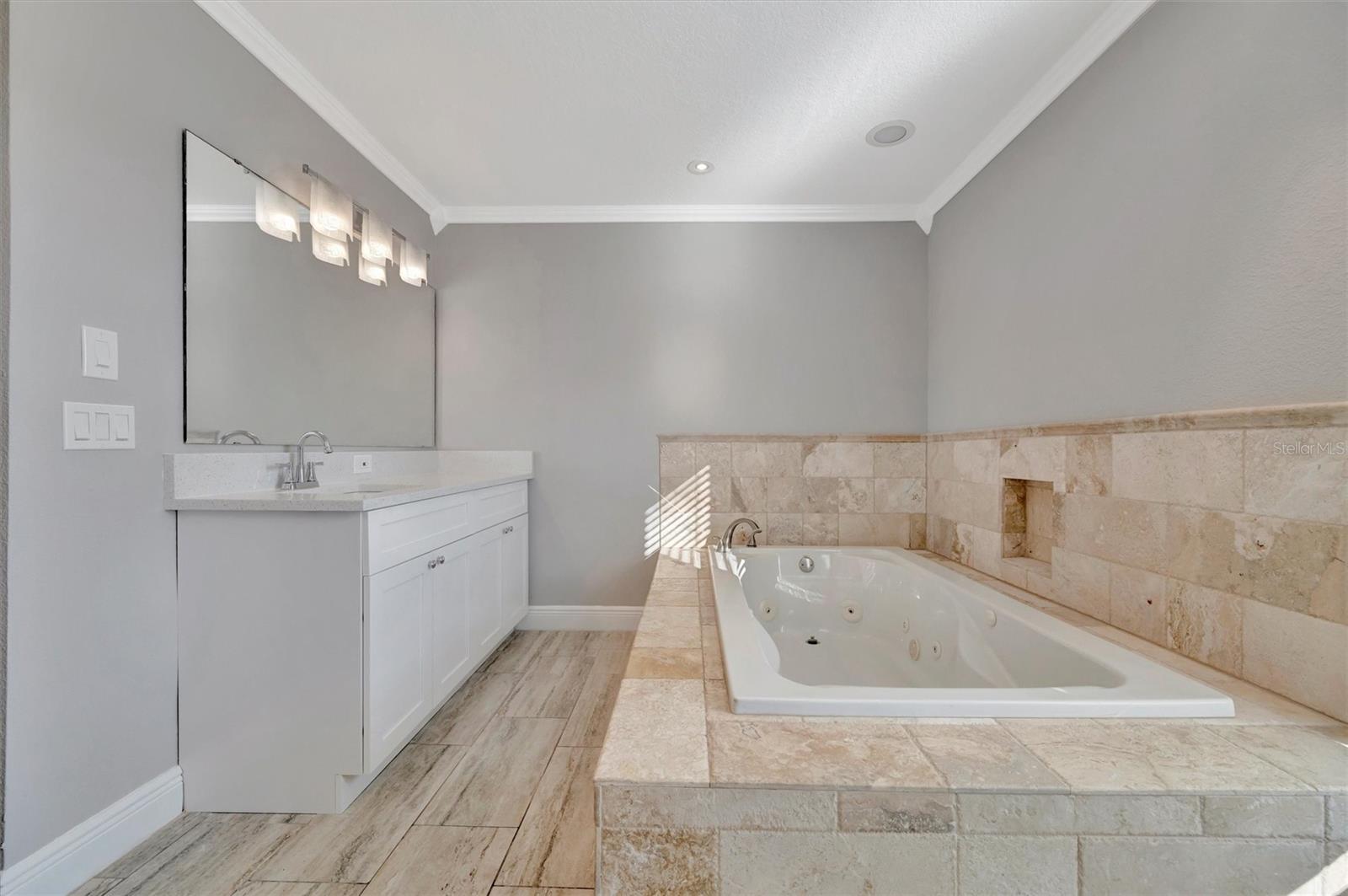 VALRICO HEIGHTS ESTATES - Residential