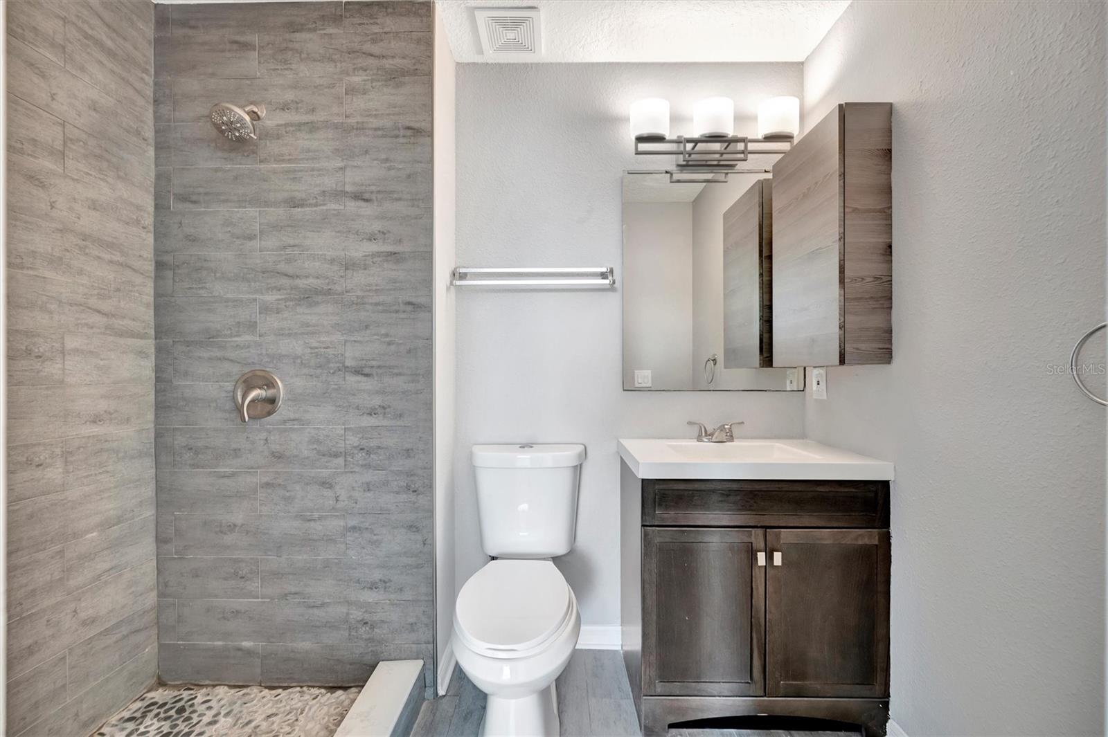 VALRICO HEIGHTS ESTATES - Residential