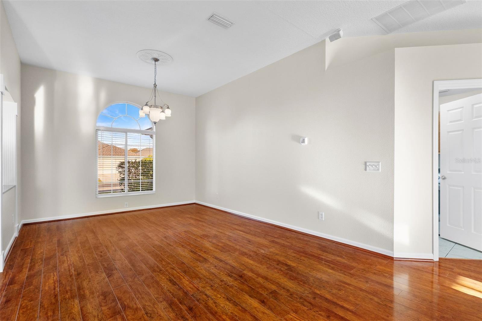 OCALA PALMS UN 08 - Residential