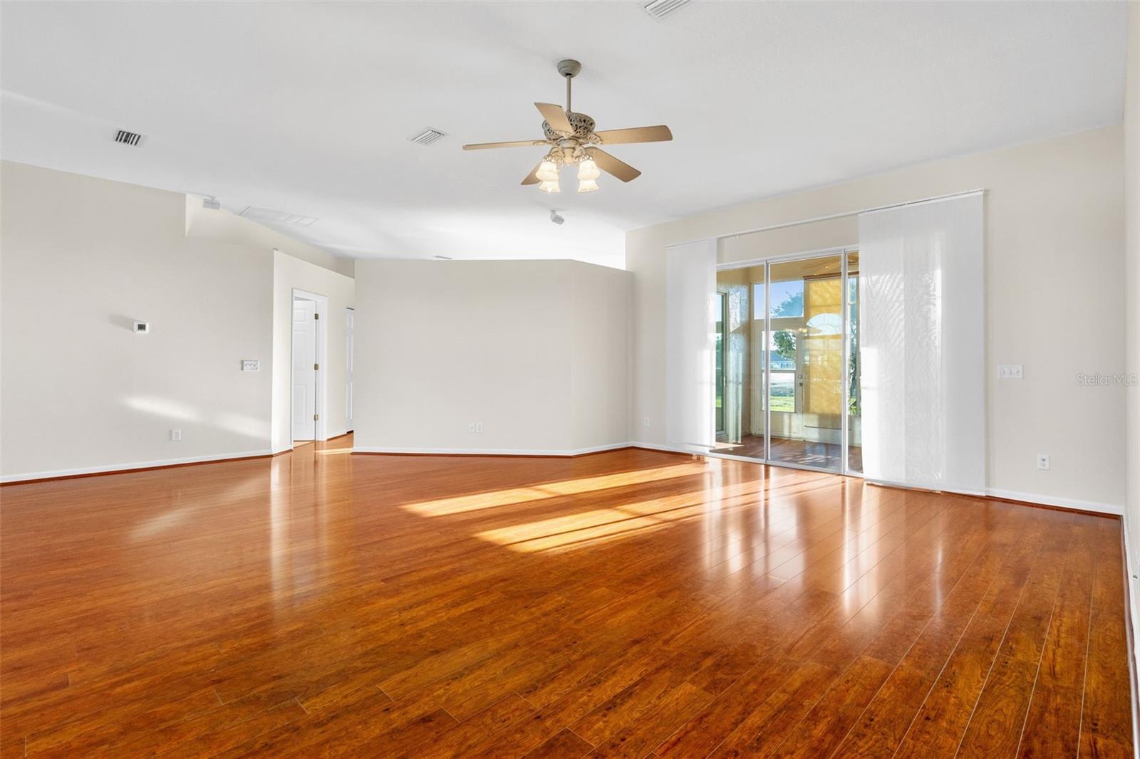 OCALA PALMS UN 08 - Residential