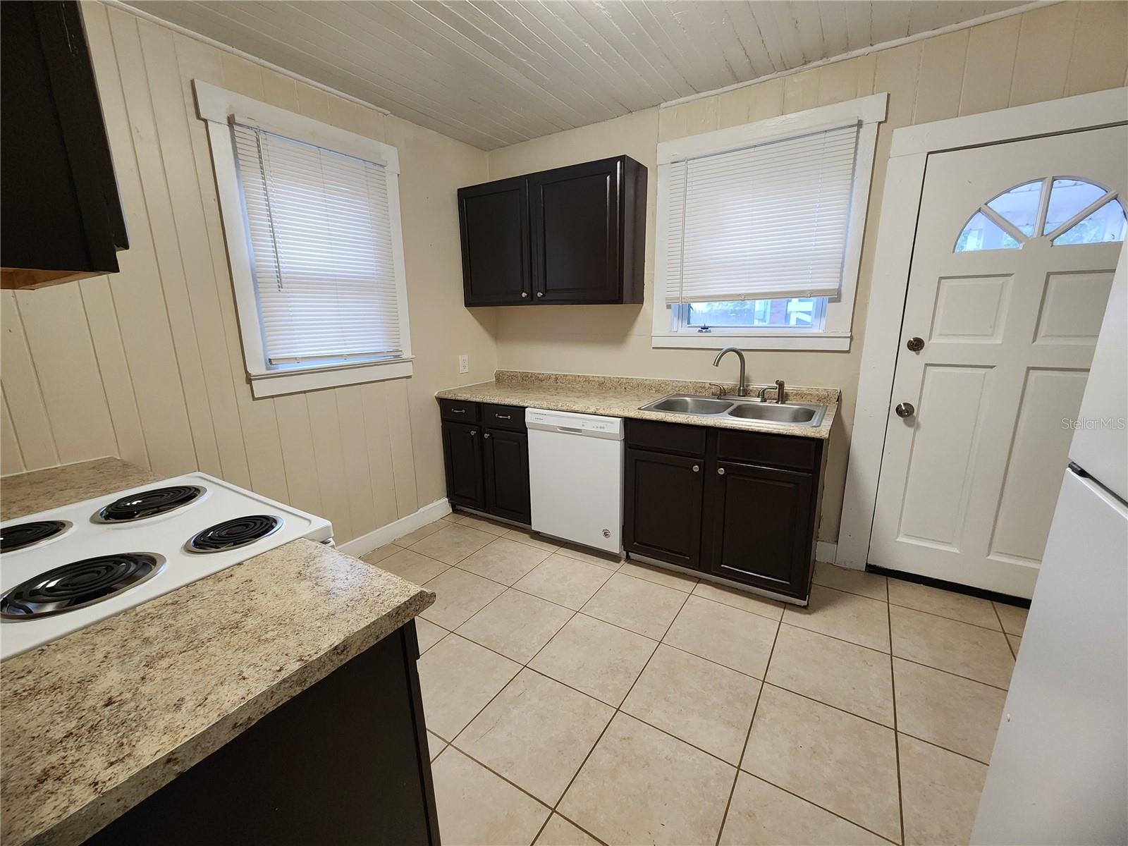 SOUTH RIVERSIDE SEC A - Residential Lease