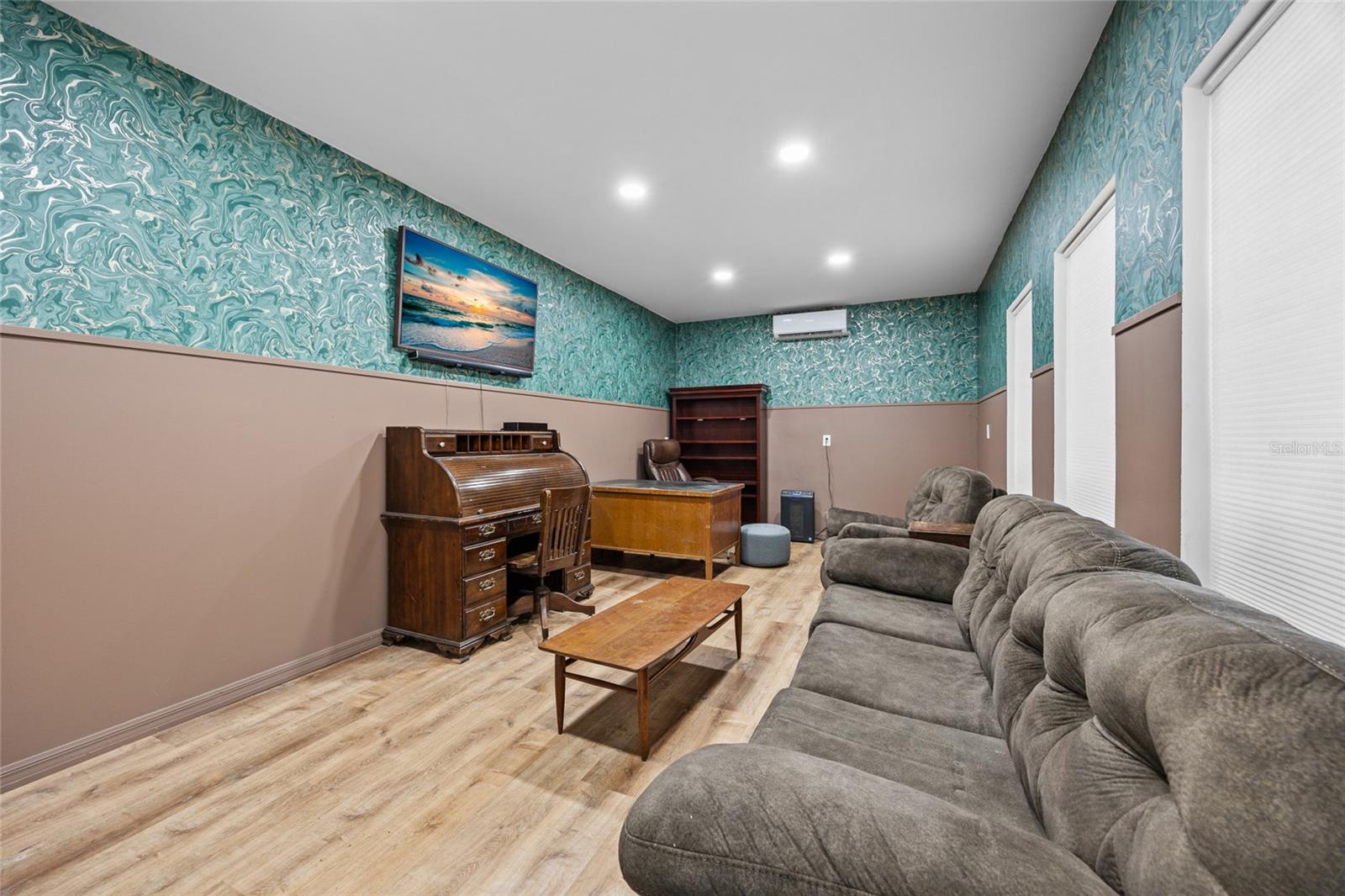 OAK RIDGE CROSSING - Residential