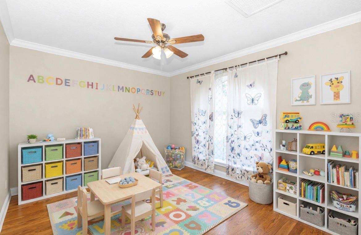 SANFORDS SUBSTANTIAL FARMS - Residential