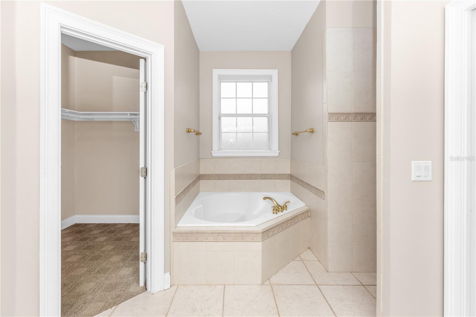 SANFORDS SUBSTANTIAL FARMS - Residential