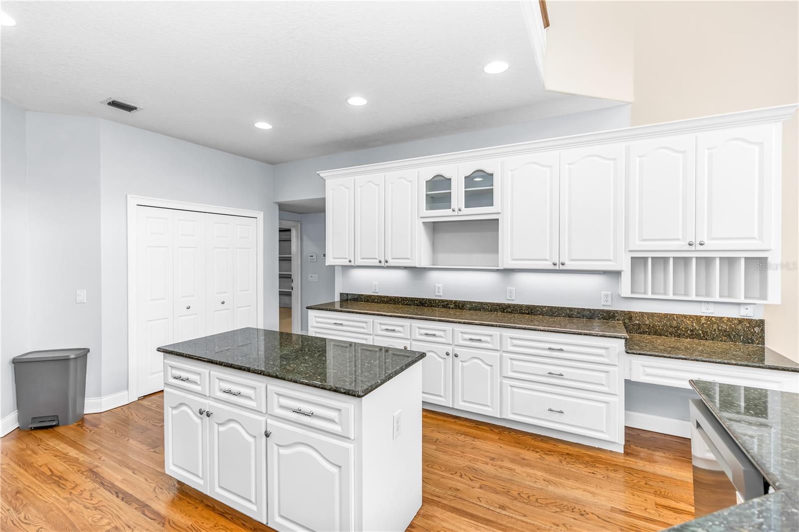 SANFORDS SUBSTANTIAL FARMS - Residential