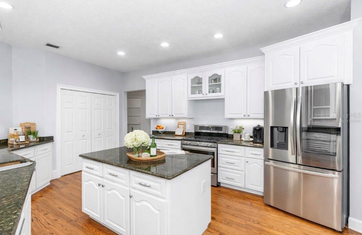 SANFORDS SUBSTANTIAL FARMS - Residential