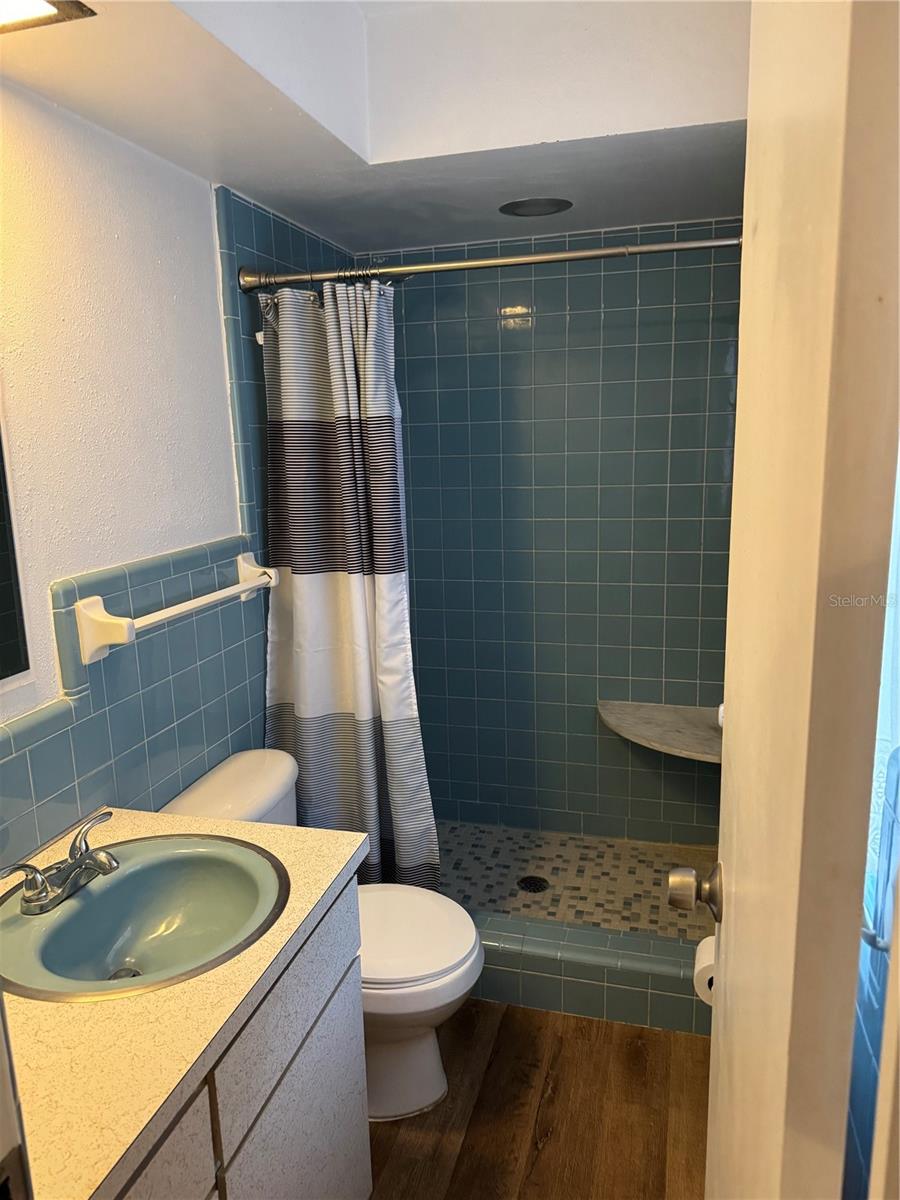 FLORENCE HEIGHTS - Residential Lease