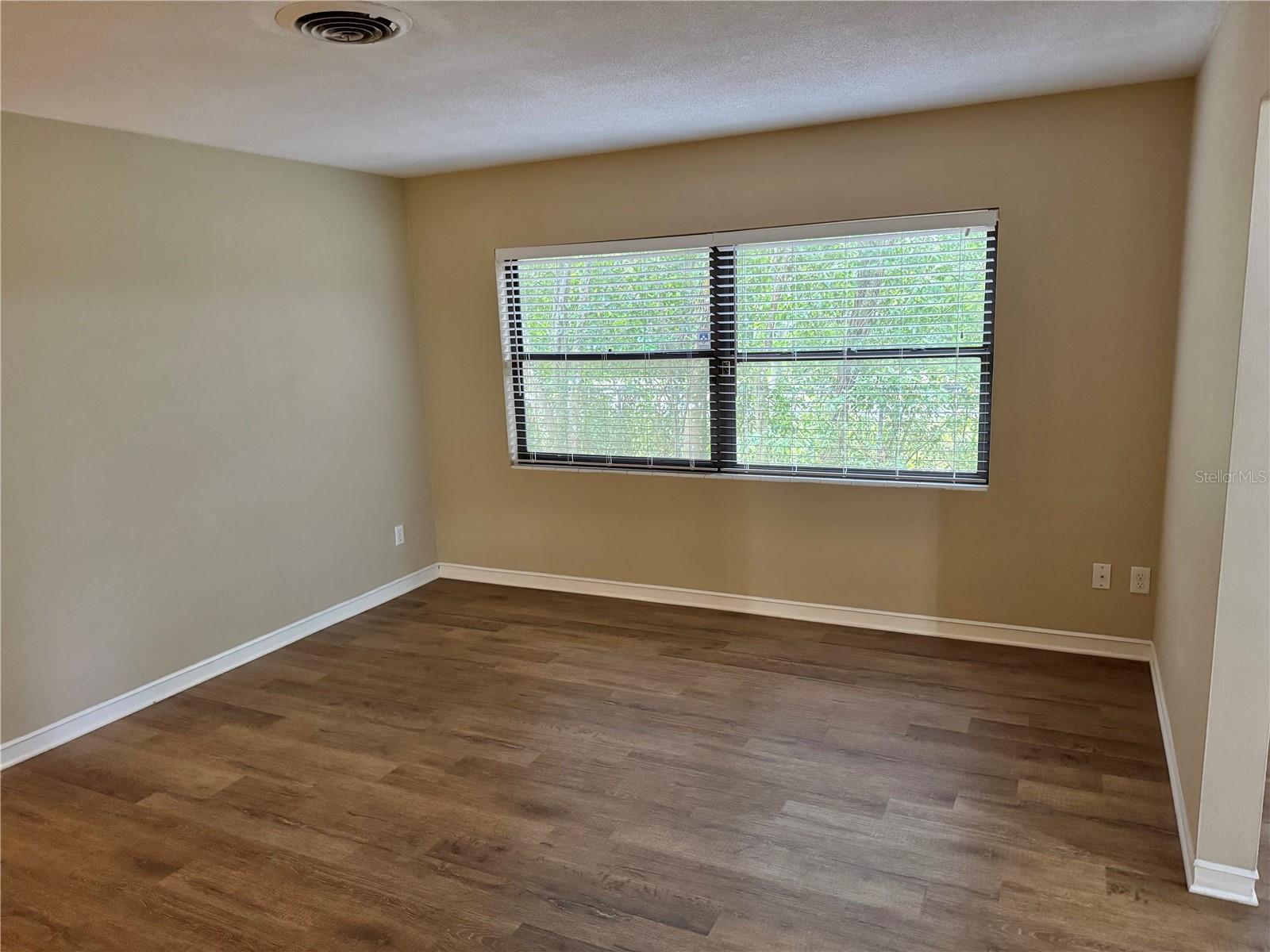 FLORENCE HEIGHTS - Residential Lease