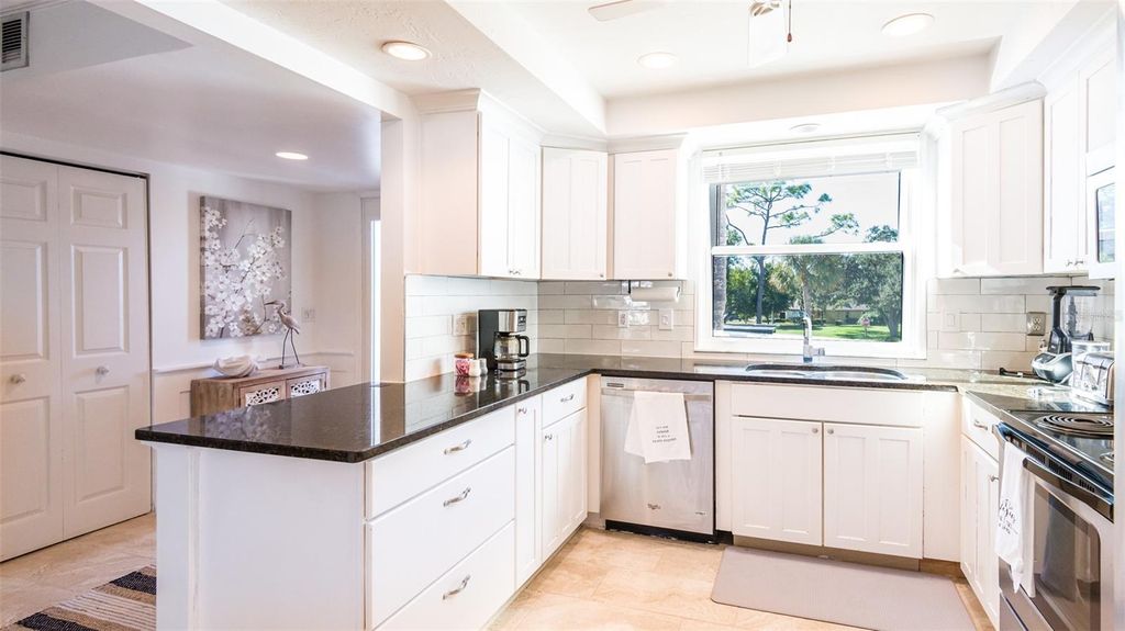 Photo of 815 Montrose Drive #203, Venice, FL 34293 (MLS # A4683601)