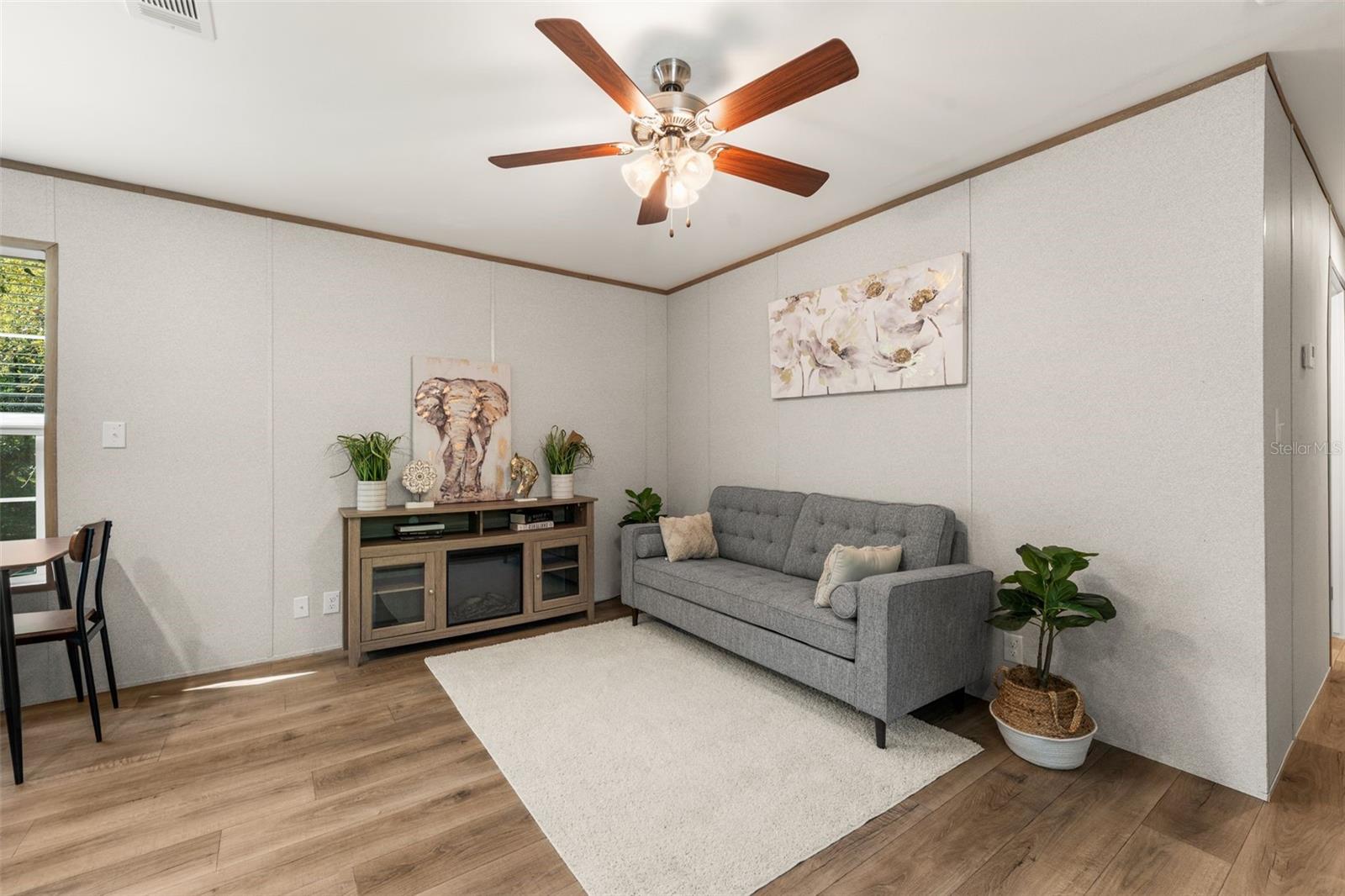 UNIVERSITY ESTATES - Residential