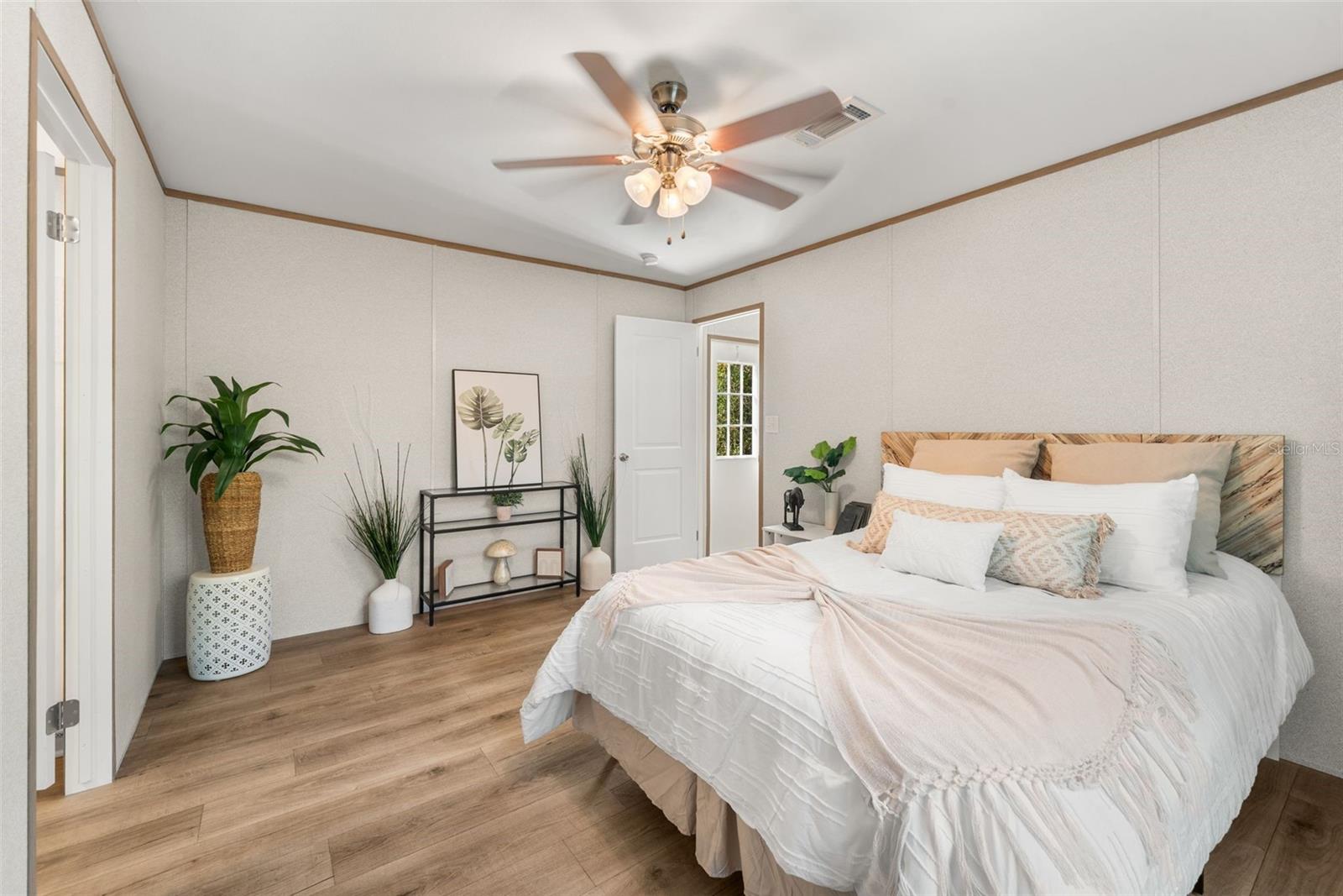 UNIVERSITY ESTATES - Residential