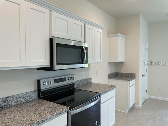 LINCOLN OAKS - Residential Lease