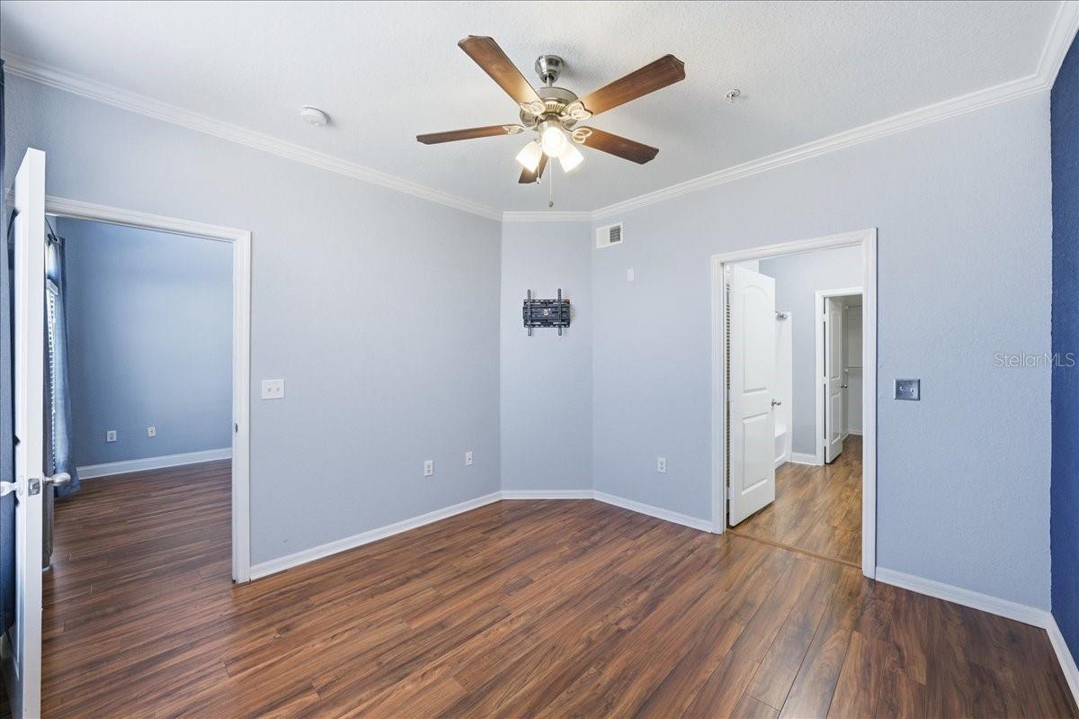 VILLA SONOMA AT INTERNATIONAL - Residential