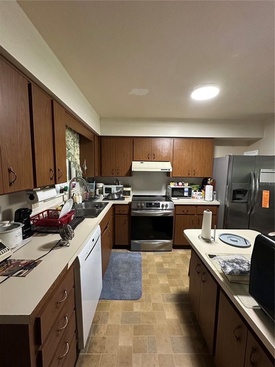 8637 NW 42ND DRIVE