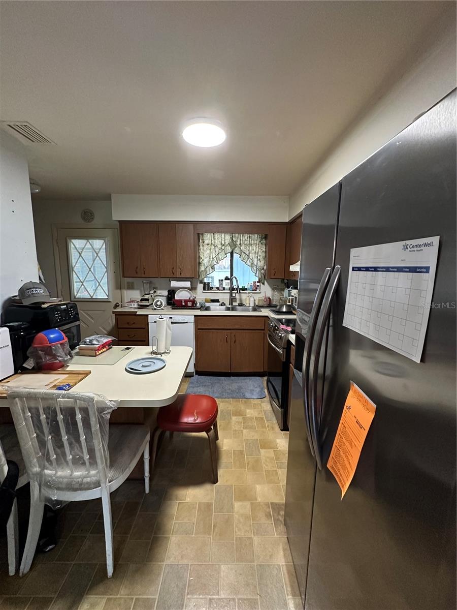 8637 NW 42ND DRIVE