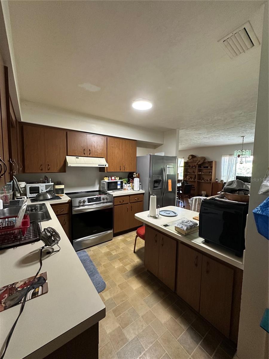 8637 NW 42ND DRIVE