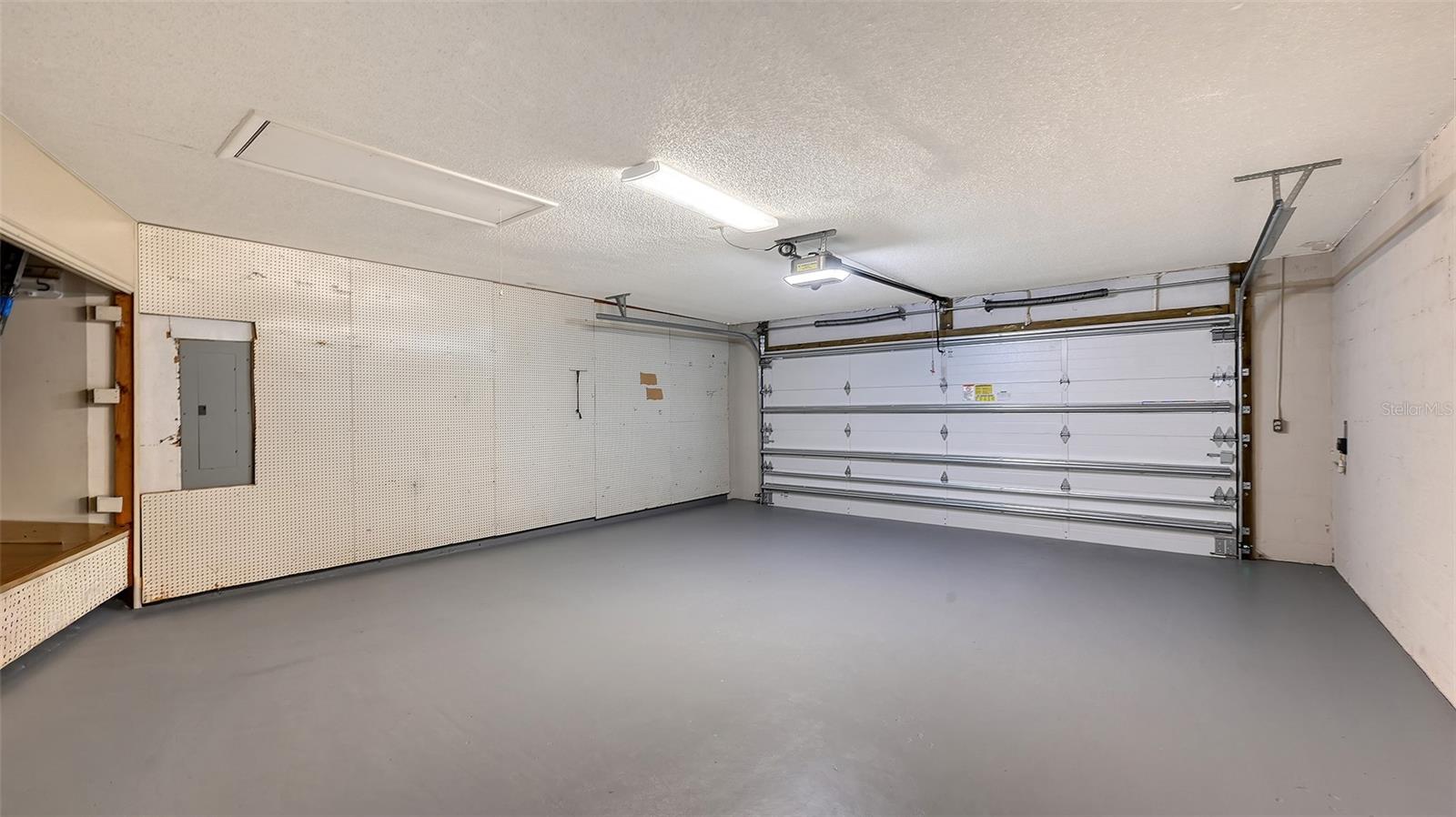 DESOTO LAKES COUNTRY CLUB COLONY 5 - Residential