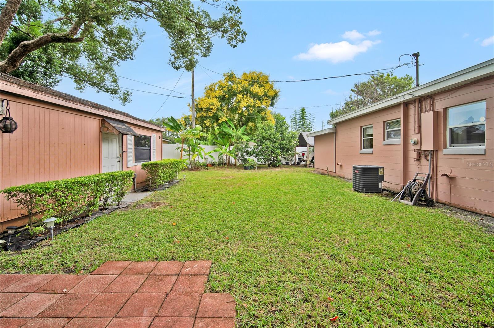 COUNTRY CLUB MANOR UNIT 1 - Residential