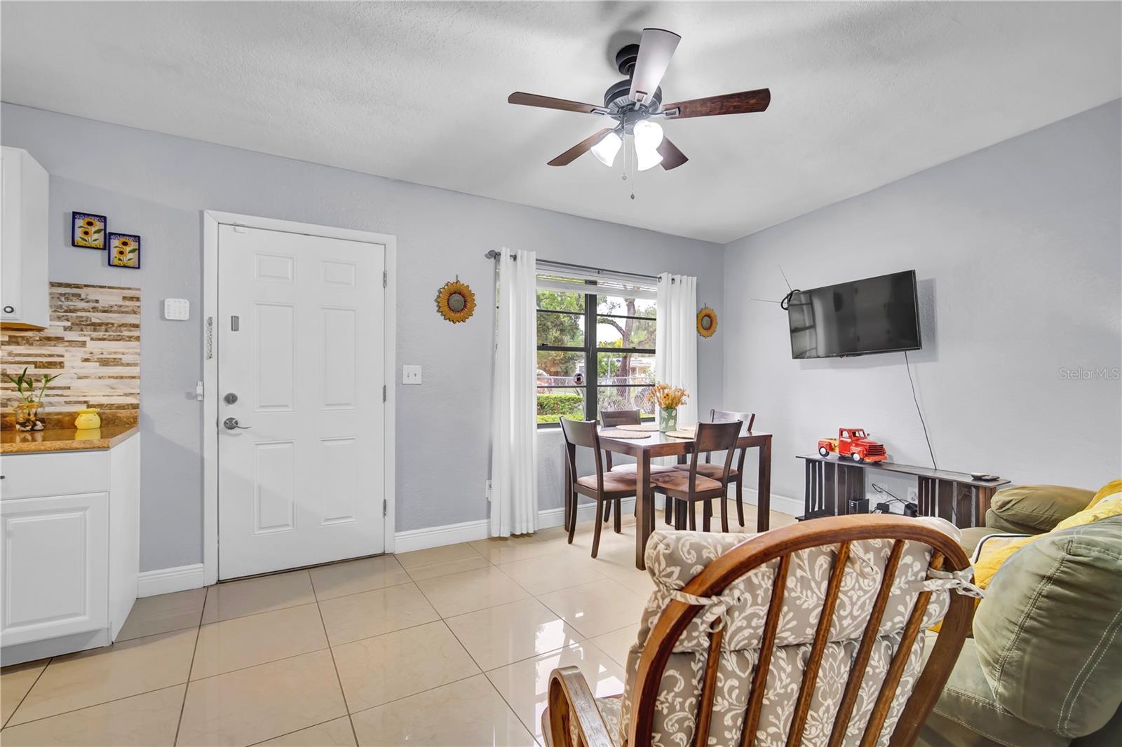 COUNTRY CLUB MANOR UNIT 1 - Residential