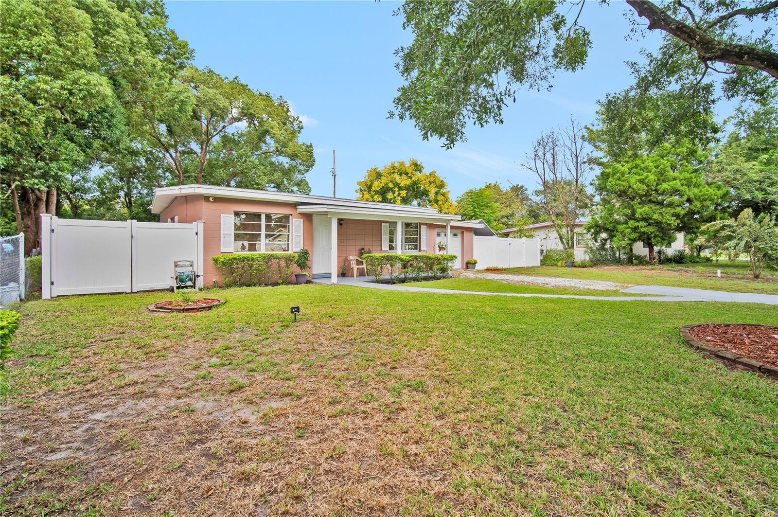 COUNTRY CLUB MANOR UNIT 1 - Residential