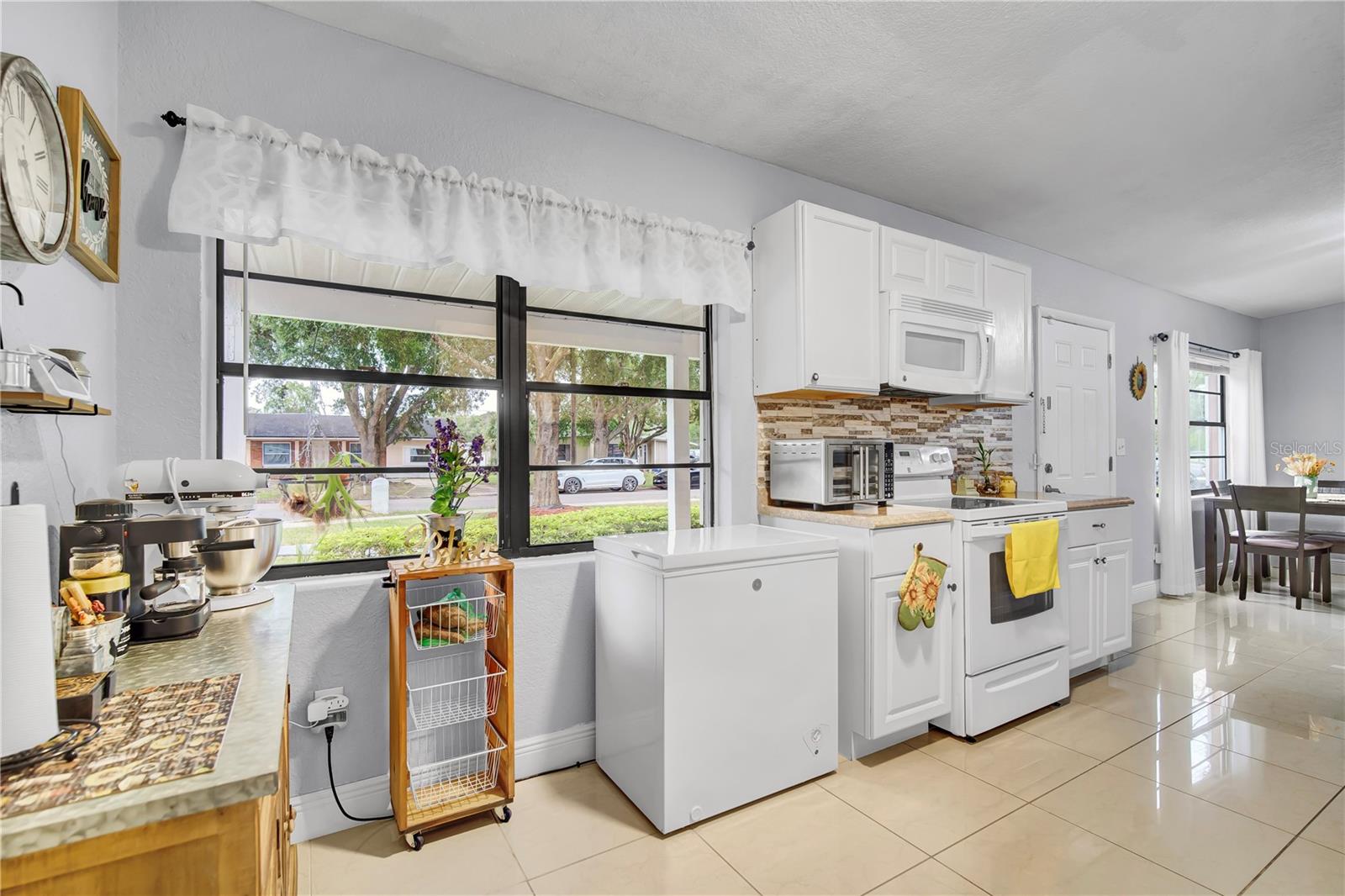 COUNTRY CLUB MANOR UNIT 1 - Residential