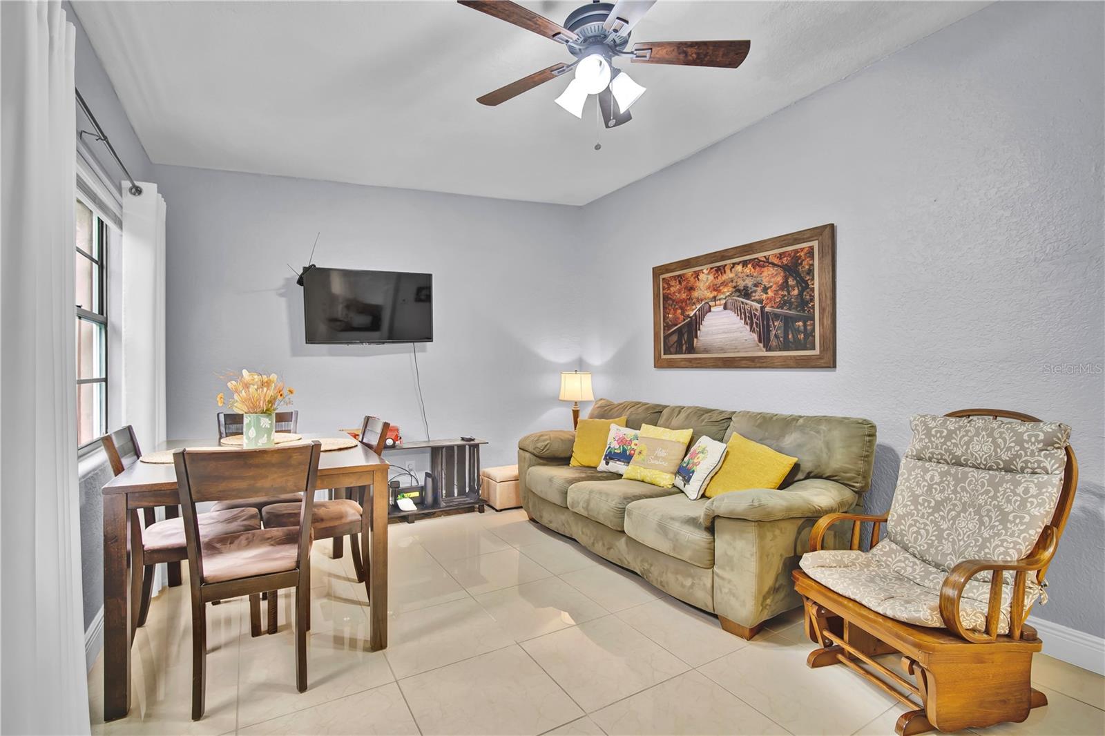 COUNTRY CLUB MANOR UNIT 1 - Residential