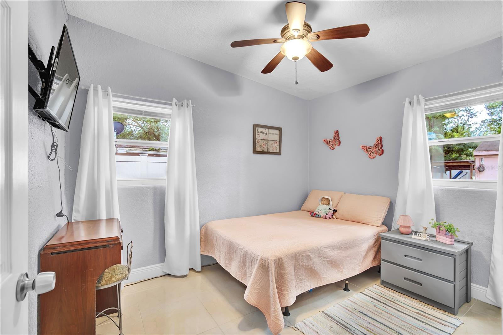 COUNTRY CLUB MANOR UNIT 1 - Residential