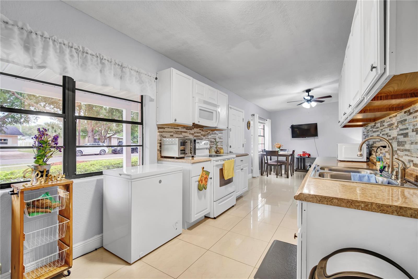 COUNTRY CLUB MANOR UNIT 1 - Residential