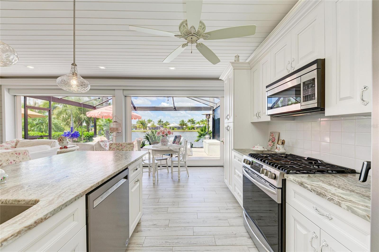 THORNTON CRK MOTORCOACH RESIDENCE - Residential