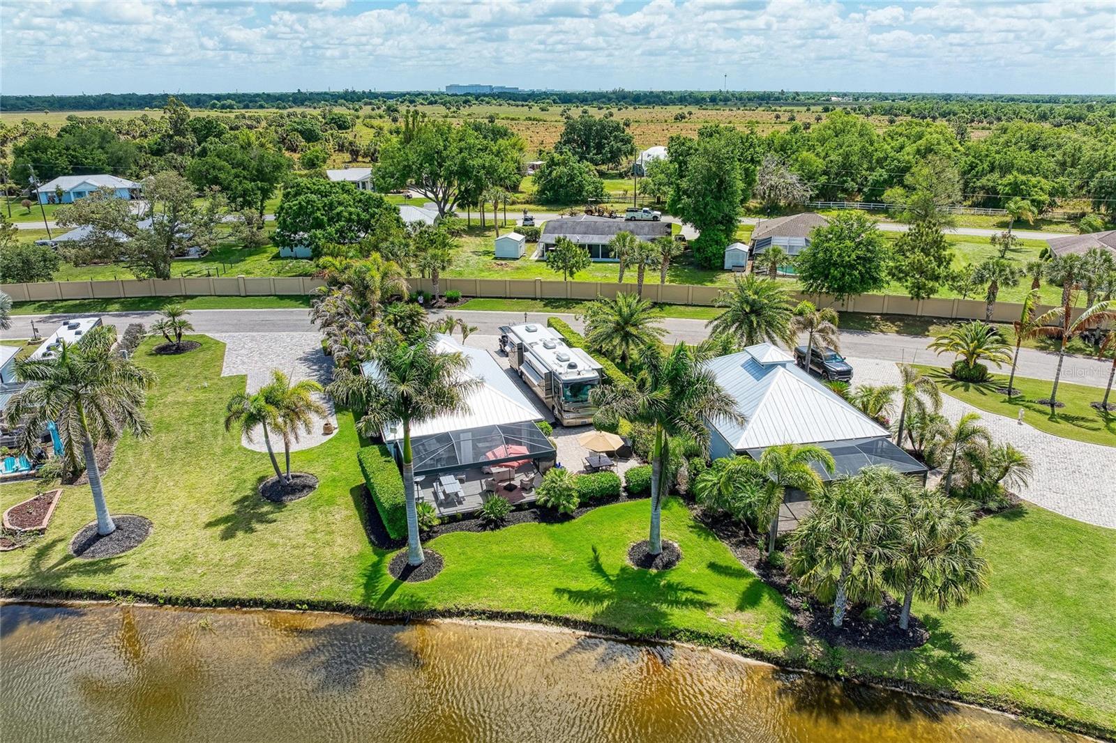 THORNTON CRK MOTORCOACH RESIDENCE - Residential