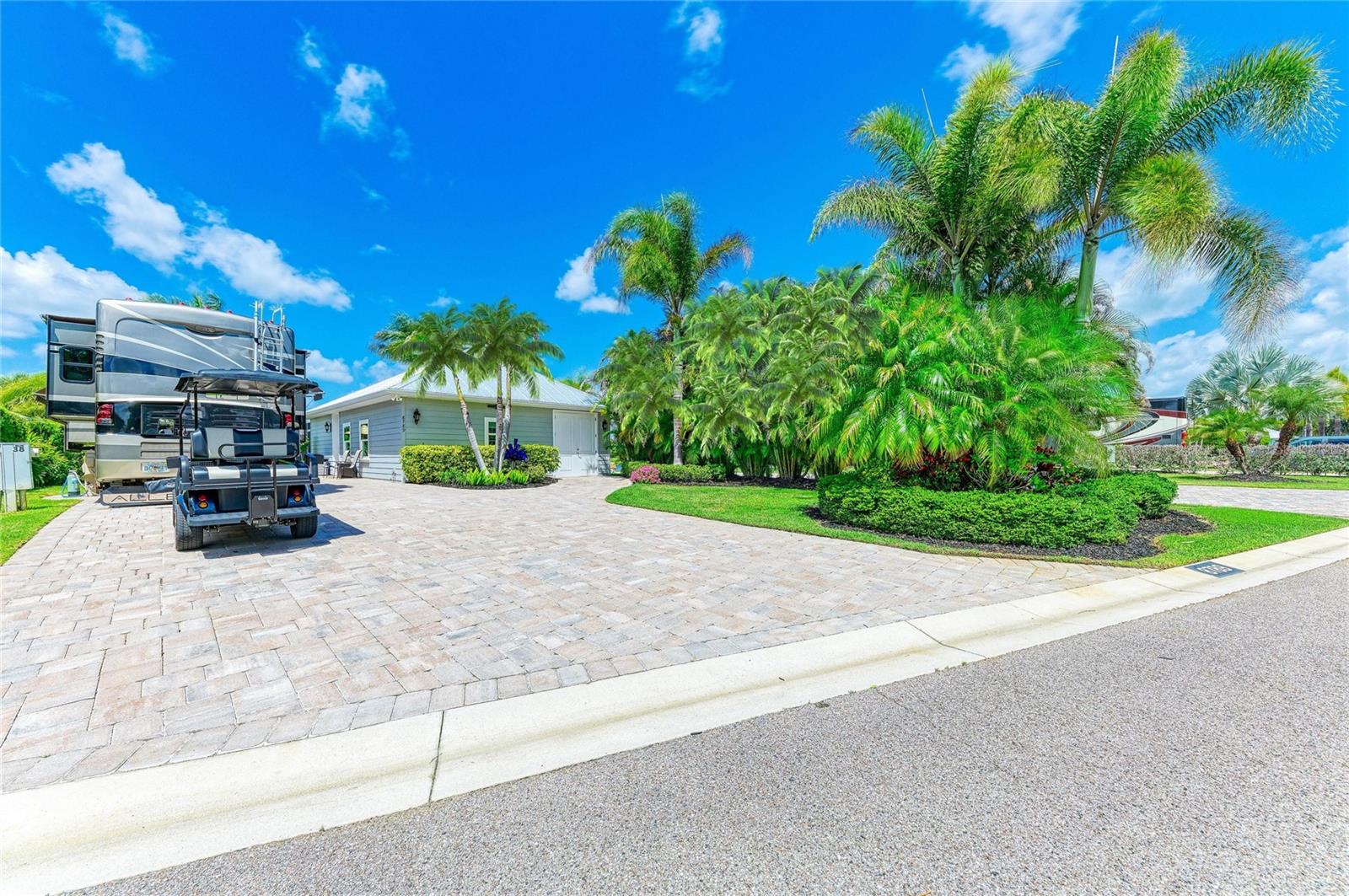 THORNTON CRK MOTORCOACH RESIDENCE - Residential