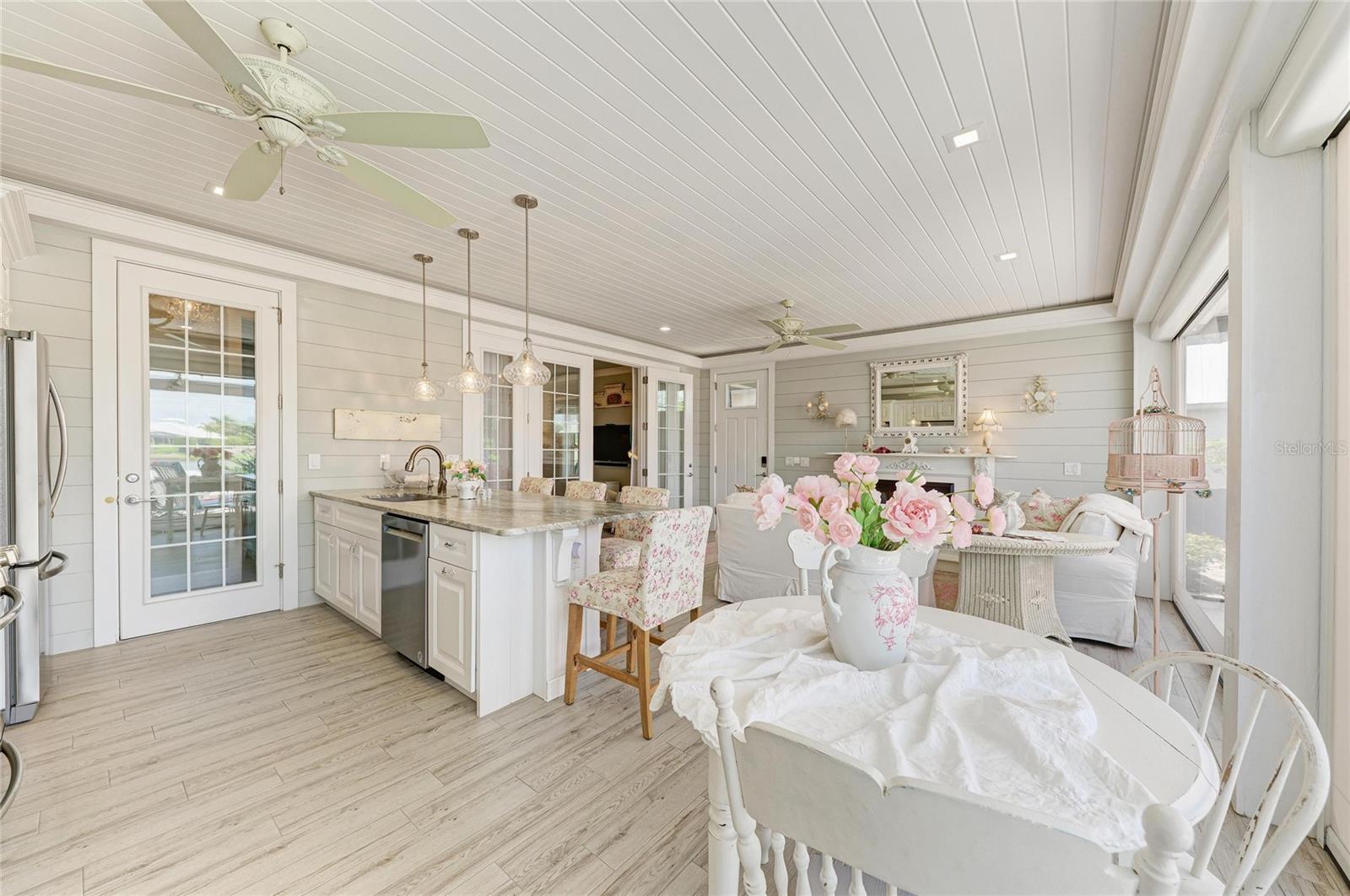 THORNTON CRK MOTORCOACH RESIDENCE - Residential