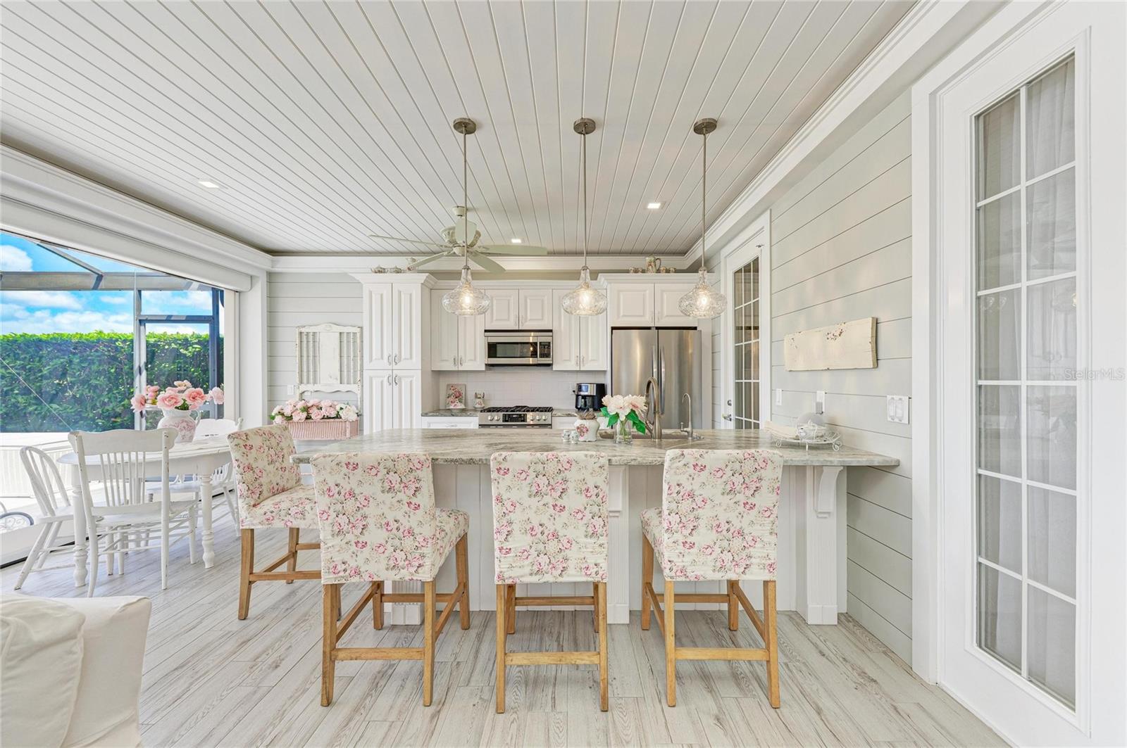 THORNTON CRK MOTORCOACH RESIDENCE - Residential