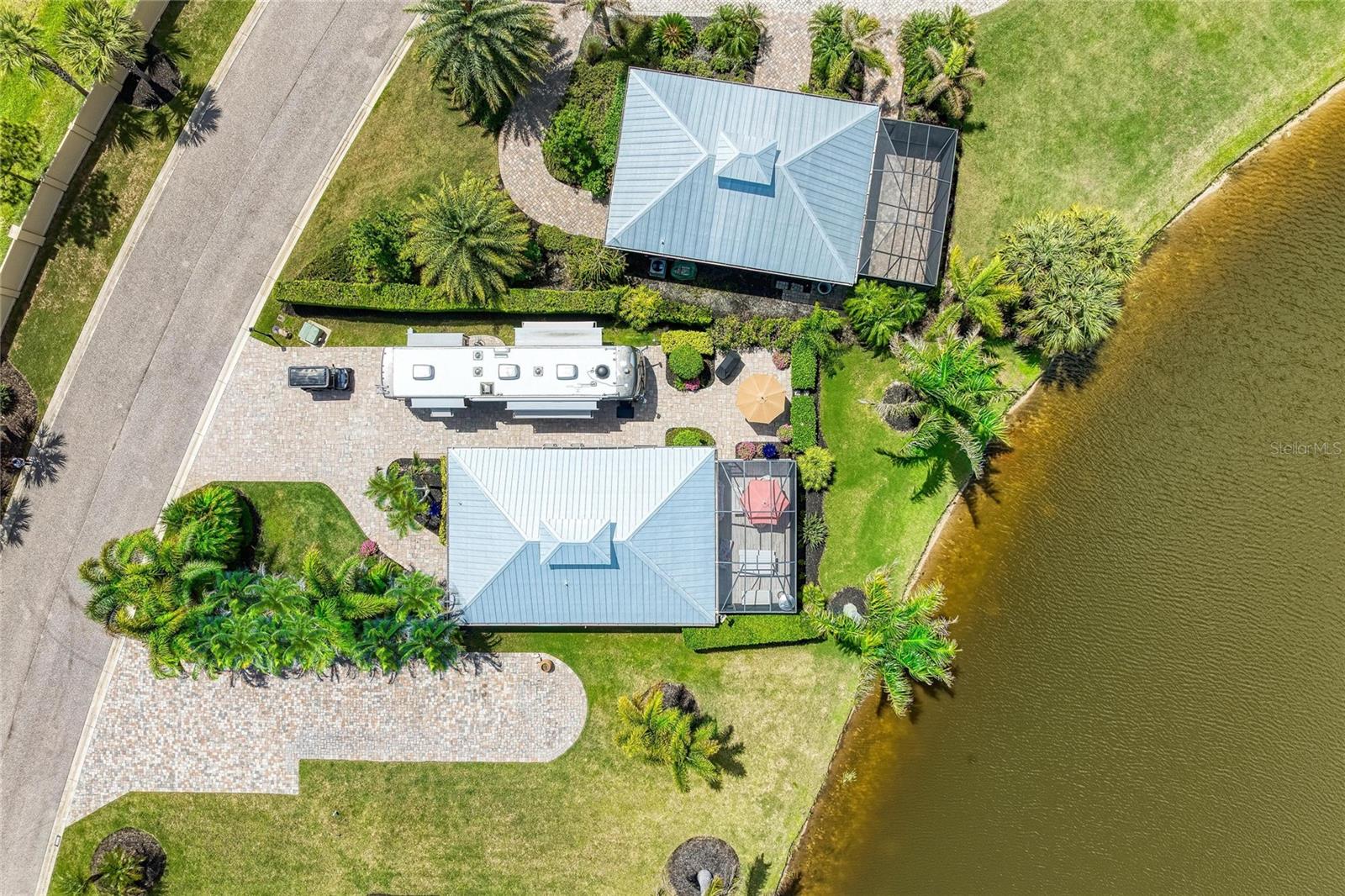 THORNTON CRK MOTORCOACH RESIDENCE - Residential