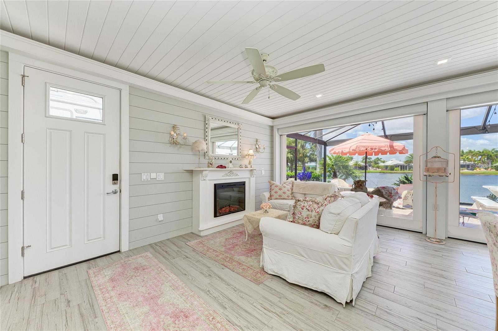 THORNTON CRK MOTORCOACH RESIDENCE - Residential