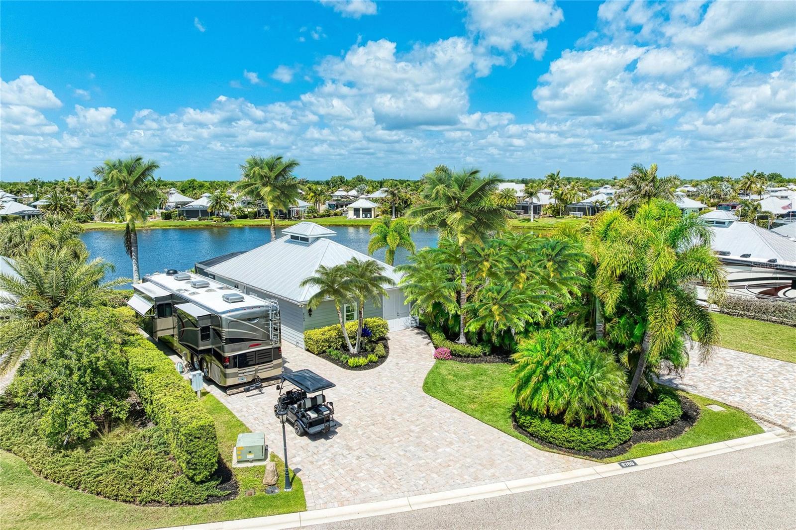 THORNTON CRK MOTORCOACH RESIDENCE - Residential