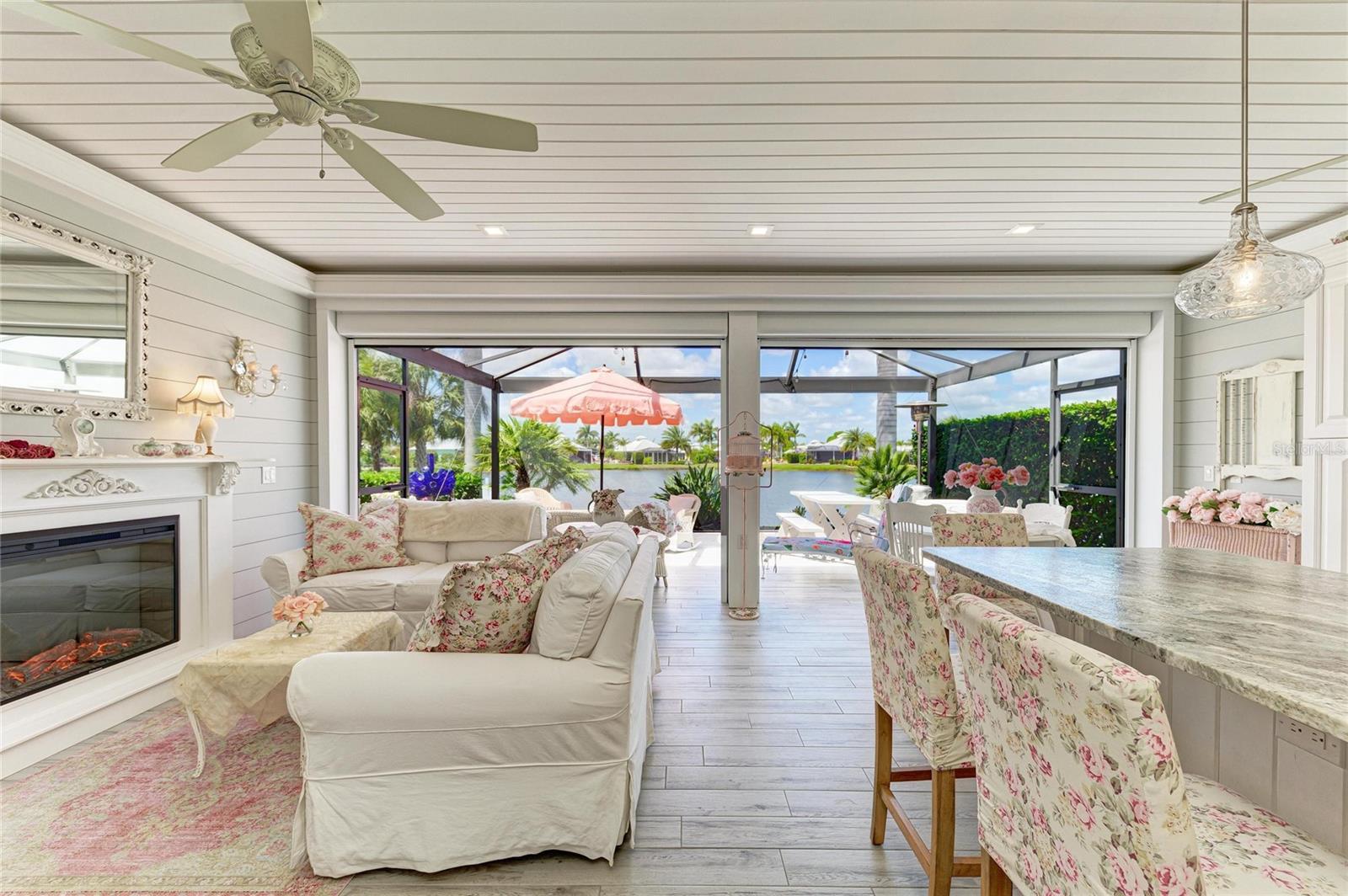 THORNTON CRK MOTORCOACH RESIDENCE - Residential