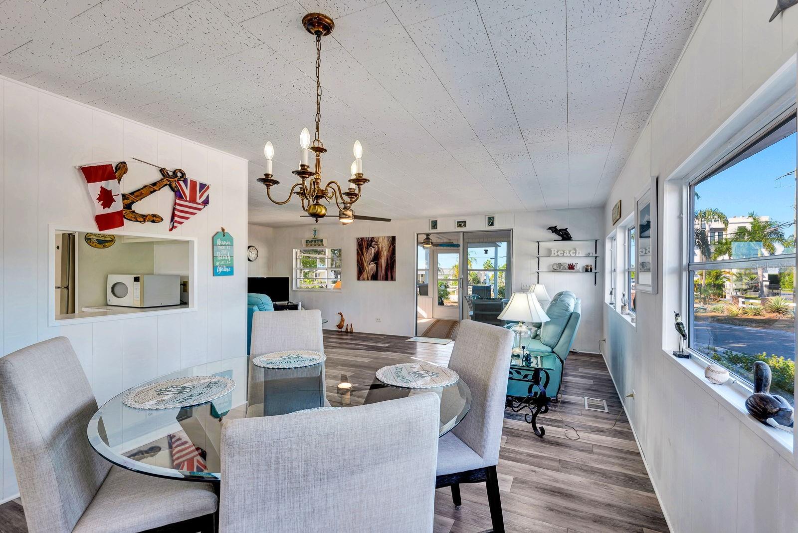 PALMA SOLA SHORES - Residential