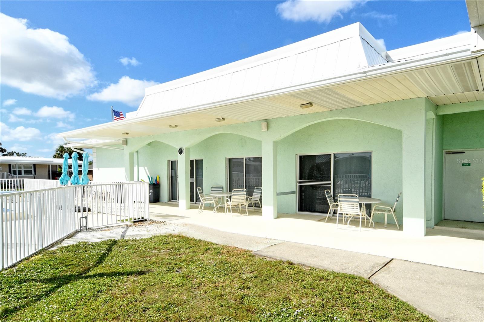 PALMA SOLA SHORES - Residential