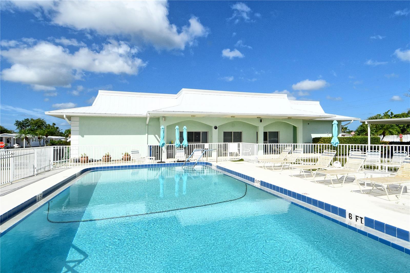 PALMA SOLA SHORES - Residential