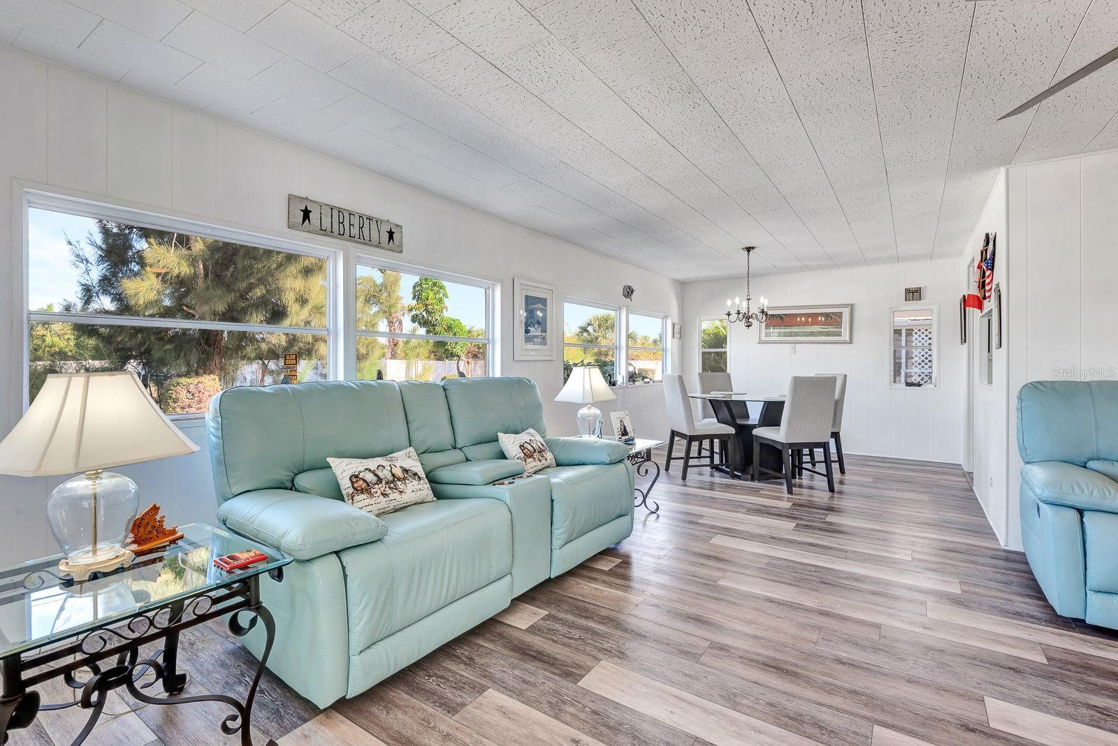 PALMA SOLA SHORES - Residential