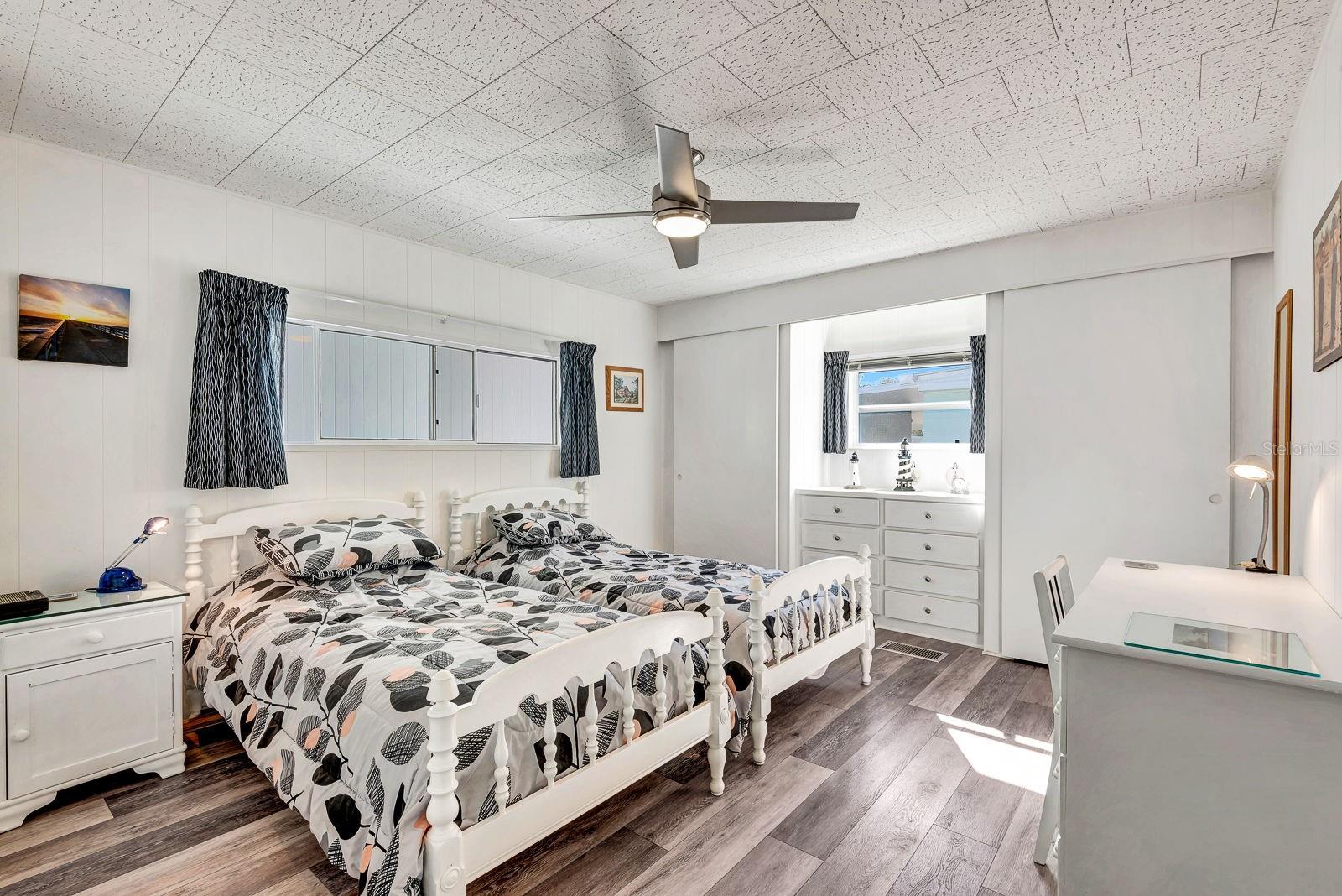 PALMA SOLA SHORES - Residential