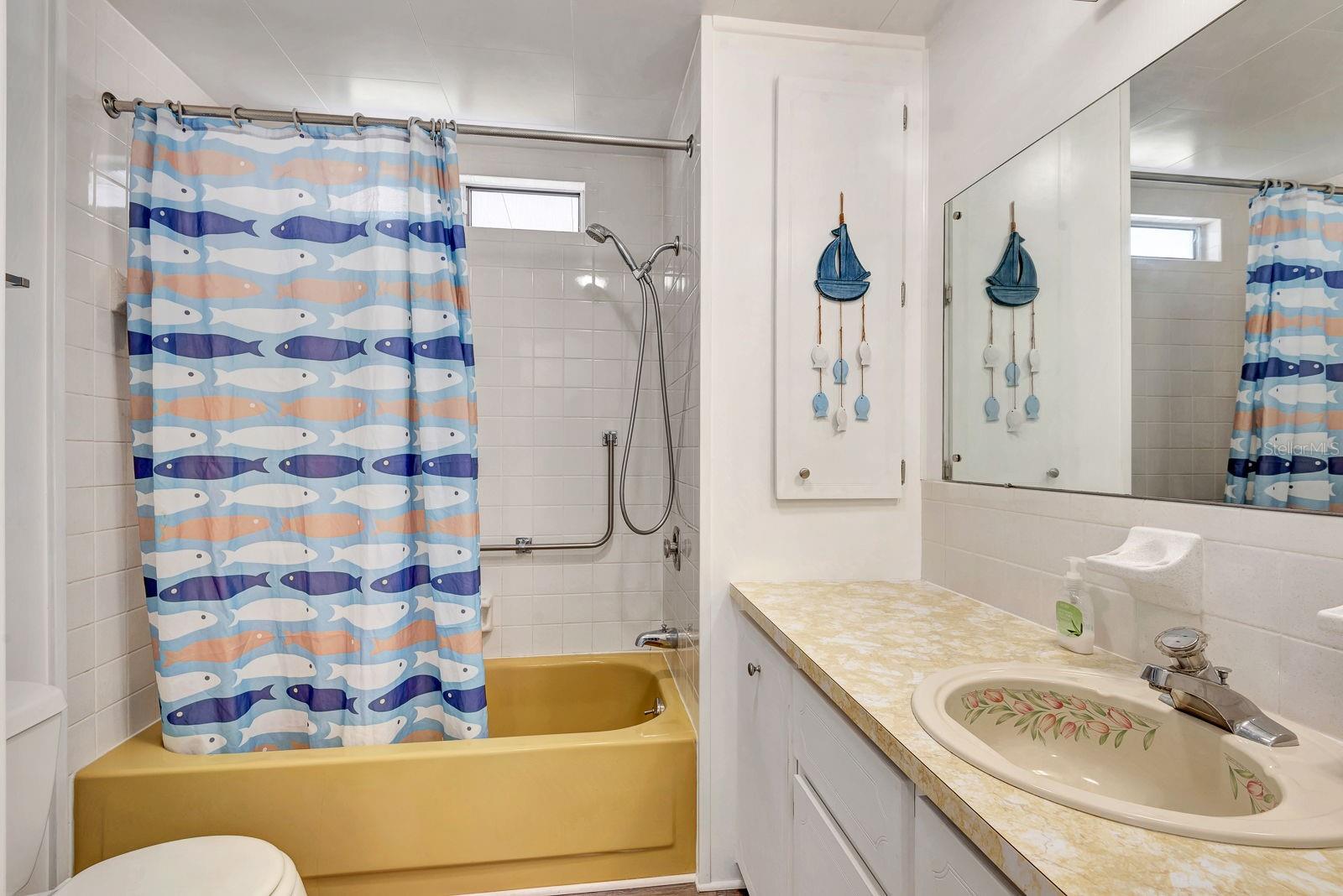 PALMA SOLA SHORES - Residential