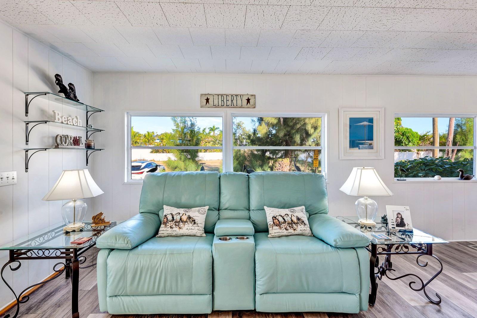 PALMA SOLA SHORES - Residential