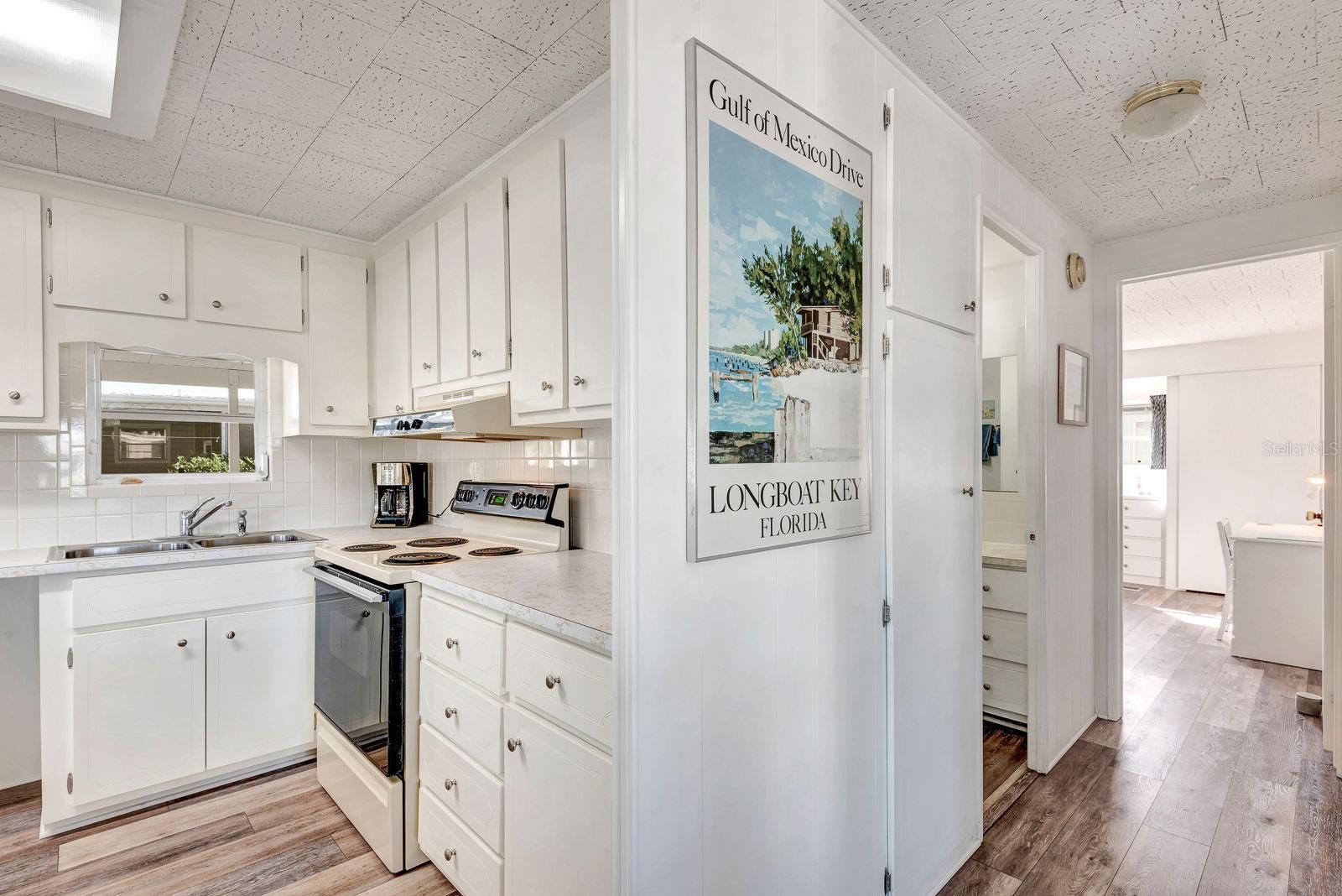 PALMA SOLA SHORES - Residential