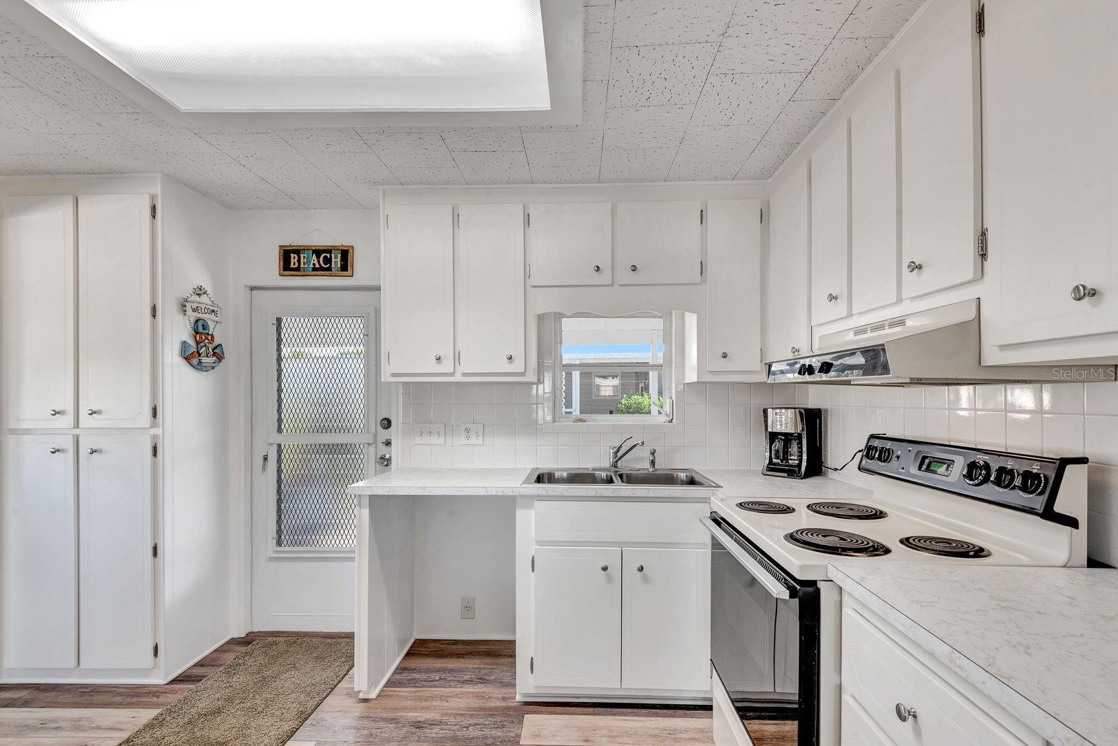 PALMA SOLA SHORES - Residential